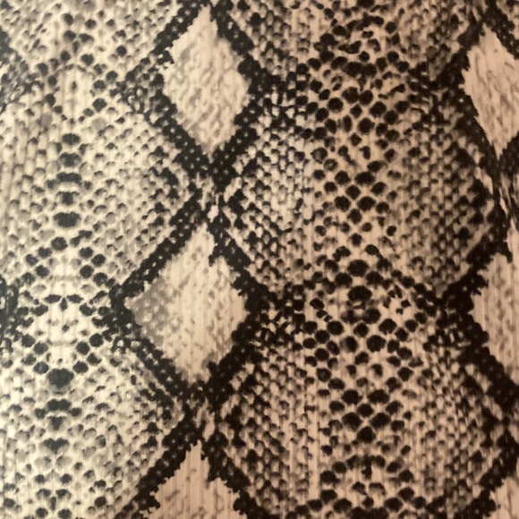 Caution to the Wind Women’s Small Snakeskin Pattern Halter Tank Crop Top - Picture 3 of 5